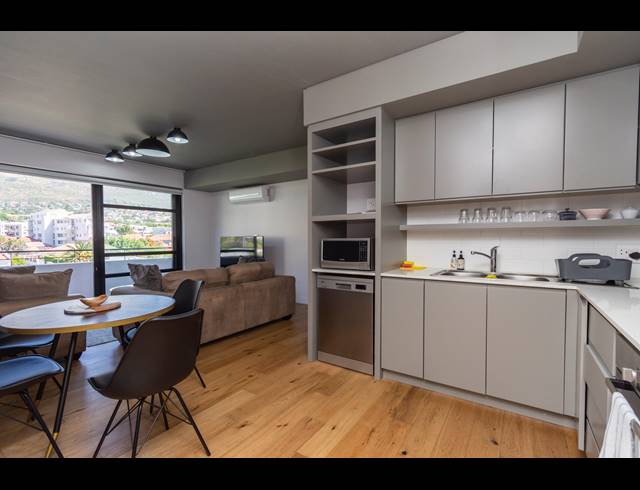 2 BEDROOM APARTMENT TO LET IN GARDENS